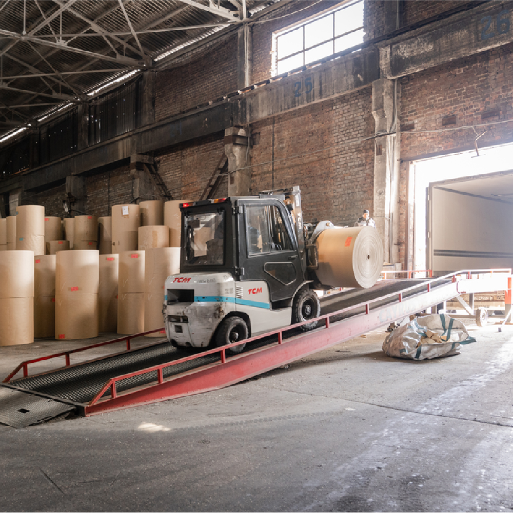 Картон коробочный рулонный марка 250